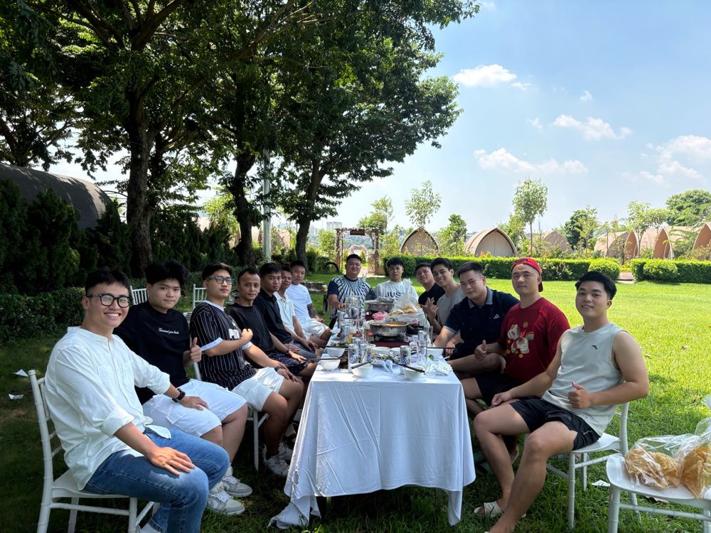 Quoc Khanh Limited team